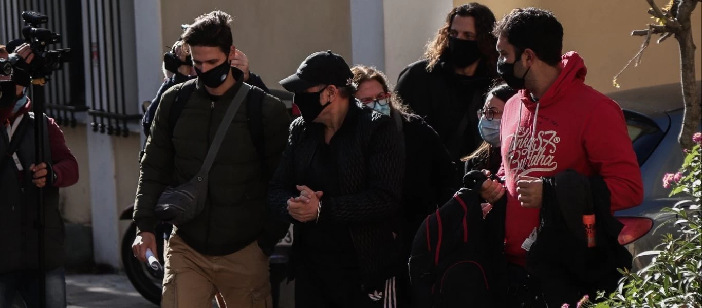 Σύλληψη Ν.Σφακιανάκη - Α.Κούγιας: «Είναι μία χαρά - Στο τμήμα που κρατήθηκε δεν αρνήθηκε να δώσει αυτόγραφα» (βίντεο)